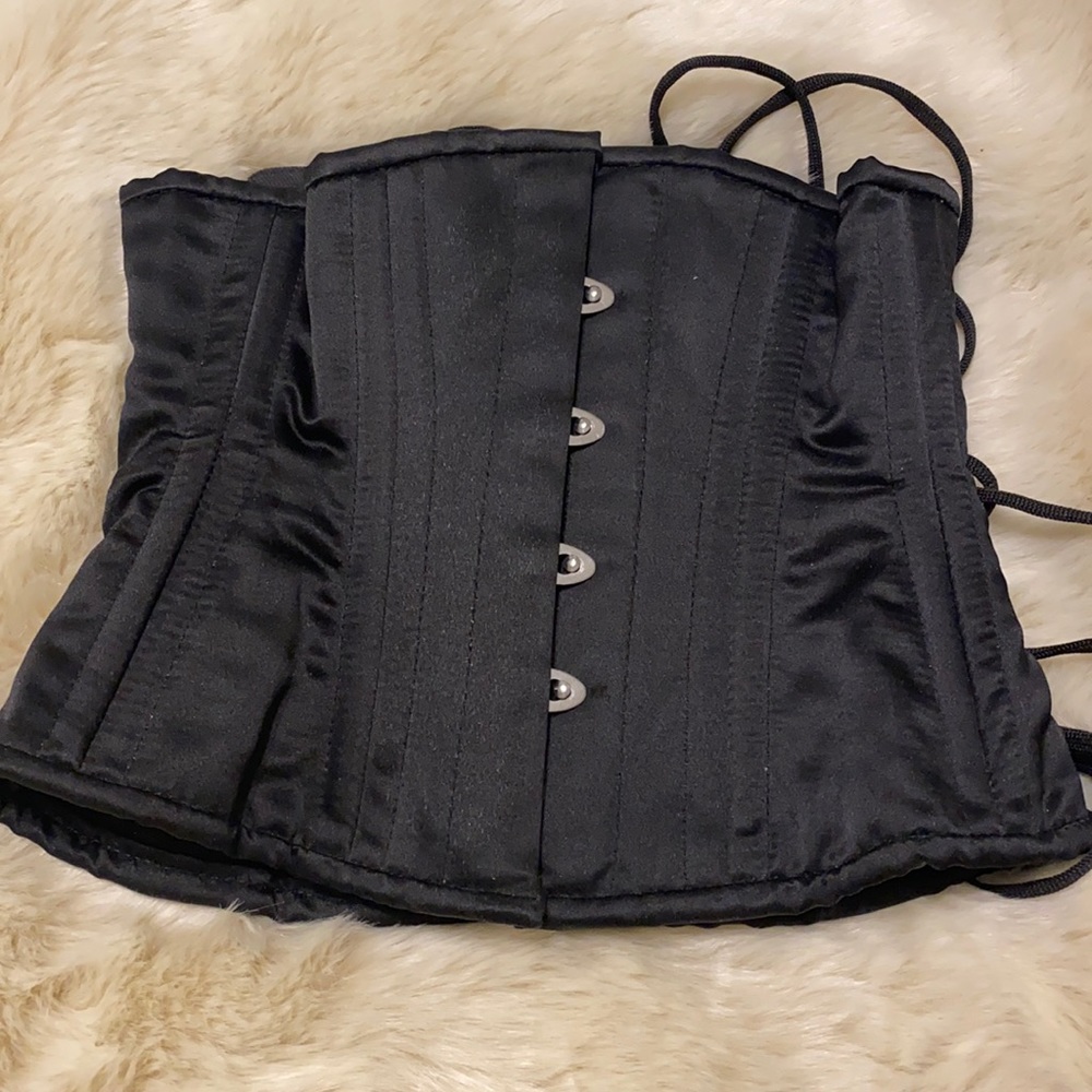 Black corset with steel boning size 20